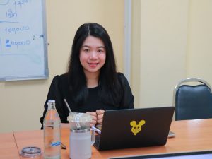 สถาบันวิจัยและพัฒนา มหาวิทยาลัยนครพนม วิพากษ์การเขียนรายงานการประเมินตนเอง (SAR) ประจำปีการศึกษา 2568 img 3503