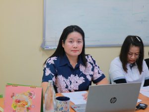 สถาบันวิจัยและพัฒนา มหาวิทยาลัยนครพนม วิพากษ์การเขียนรายงานการประเมินตนเอง (SAR) ประจำปีการศึกษา 2568 img 3506