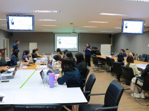 สถาบันวิจัยและพัฒนา มหาวิทยาลัยนครพนม จัดกิจกรรมอบรมเชิงปฏิบัติการประเมินผลกระทบทางสังคม (SIA) และการประเมินผลตอบแทนทางสังคมจากการลงทุน (SROI) img 7544