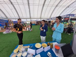 คลินิกเทคโนโลยี มหาวิทยาลัยนครพนม ร่วมจัดบูธ workshop งาน “ธงฟ้าราคาประหยัดลดค่าครองชีพ ปี 2569” และ “มหกรรมธงฟ้าขับเคลื่อนเศรษฐกิจภูมิภาคจังหวัดกับกระทรวงพาณิชย์ line album 2026.8.3 260803 11