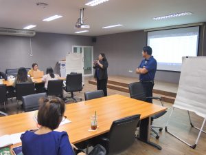 สถาบันวิจัยและพัฒนา มหาวิทยาลัยนครพนม จัดกิจกรรมอบรมเชิงปฏิบัติการประเมินผลกระทบทางสังคม (SIA) และการประเมินผลตอบแทนทางสังคมจากการลงทุน (SROI) pana2298