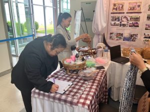 ศูนย์ประสานงาน อพ.สธ. มหาวิทยาลัยนครพนม เข้าร่วมการประชุมวิชาการและนิทรรศการสวนพฤกษศาสตร์โรงเรียนฯ ระดับภูมิภาค ครั้งที่ 9 line album 141069 261014 15