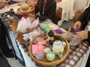 ศูนย์ประสานงาน อพ.สธ. มหาวิทยาลัยนครพนม เข้าร่วมการประชุมวิชาการและนิทรรศการสวนพฤกษศาสตร์โรงเรียนฯ ระดับภูมิภาค ครั้งที่ 9 line album 151069 261015 16