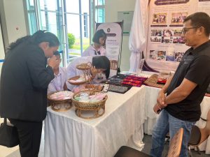 ศูนย์ประสานงาน อพ.สธ. มหาวิทยาลัยนครพนม เข้าร่วมการประชุมวิชาการและนิทรรศการสวนพฤกษศาสตร์โรงเรียนฯ ระดับภูมิภาค ครั้งที่ 9 line album 161069 261016 35